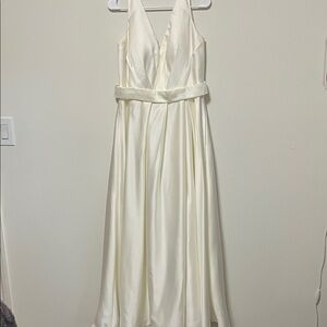 Elegant Cream Sleeveless Gown